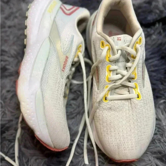 Ladies Brooks - Picture 3 of 8